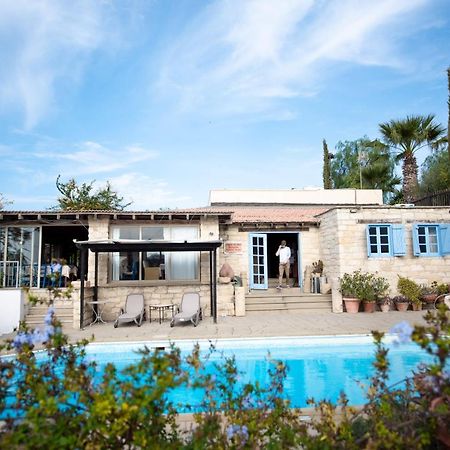 The Carob Tree Villa - Rustic Luxury Home With Access To Pool And Restaurant ラルナカ エクステリア 写真