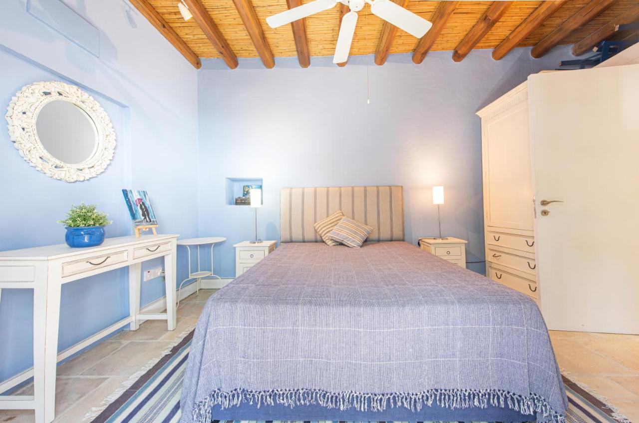 The Carob Tree Villa - Rustic Luxury Home With Access To Pool And Restaurant ラルナカ エクステリア 写真
