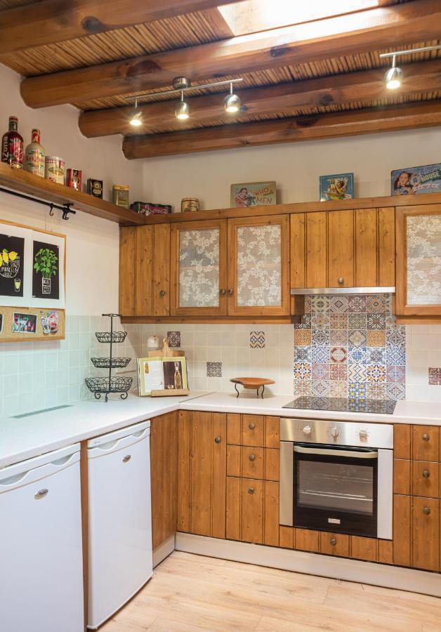 The Carob Tree Villa - Rustic Luxury Home With Access To Pool And Restaurant ラルナカ エクステリア 写真